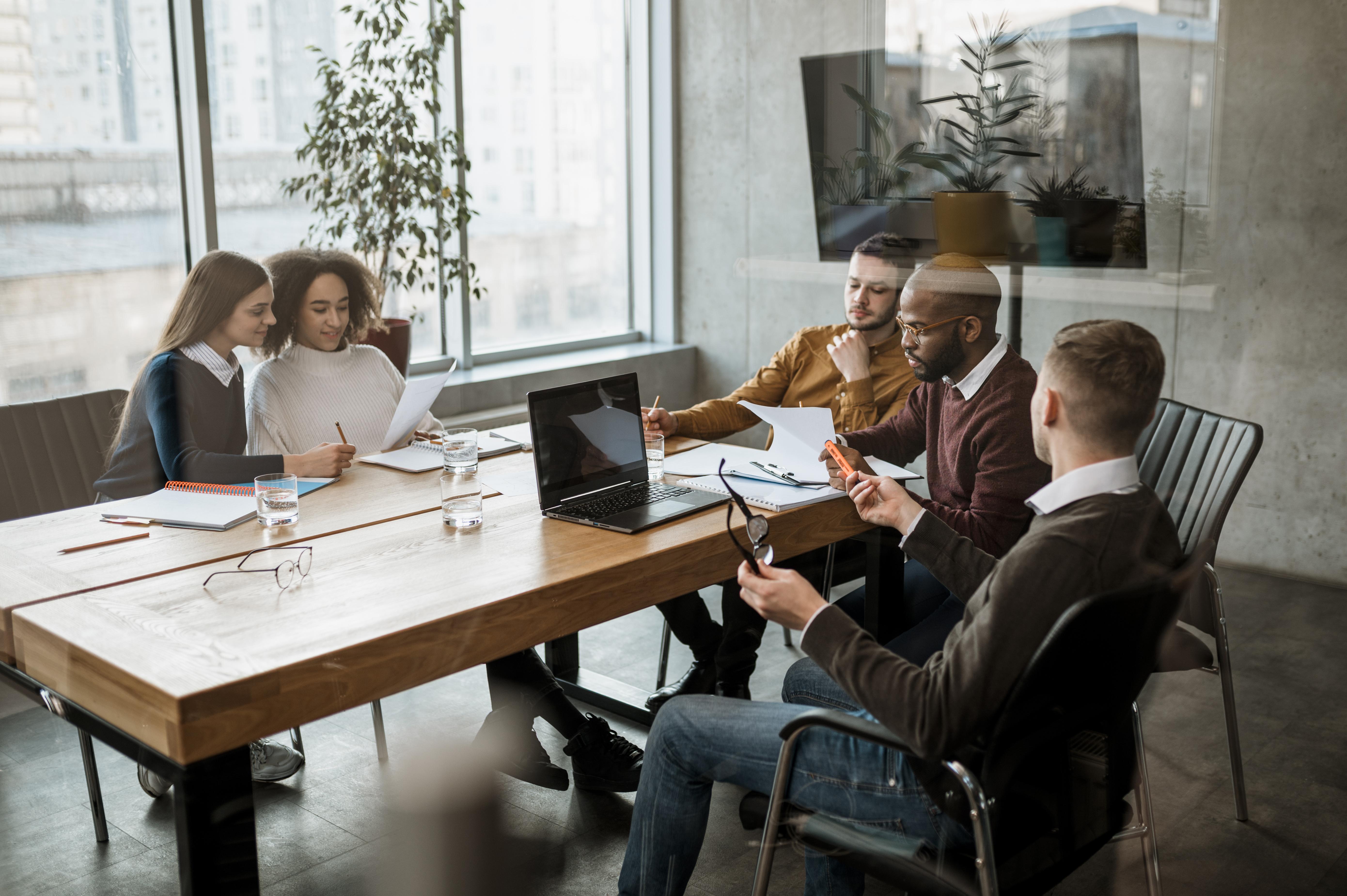 Het arbeidsmobiliteitsteam van een werkgever werkt in een loopbaancentrum of mobiliteitscentrum. Hierbij maken ze gebruik van cliëntvolgsysteem Rapasso.